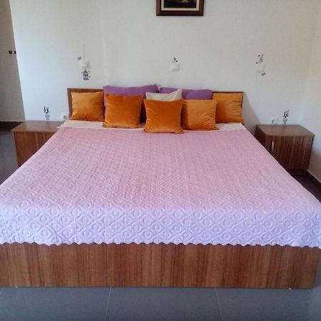 Yard House Trpejca Hotell Ohrid Rom bilde