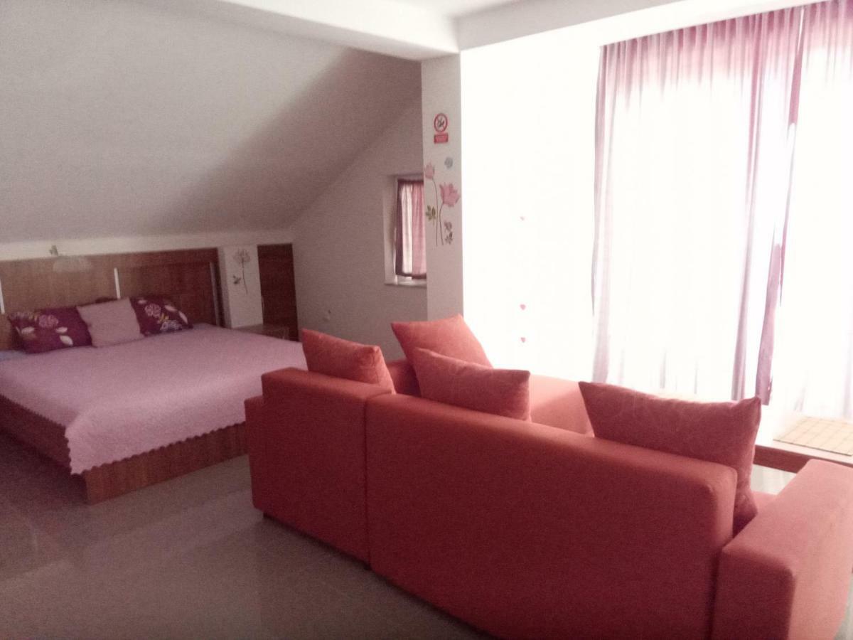 Yard House Trpejca Hotell Ohrid Eksteriør bilde