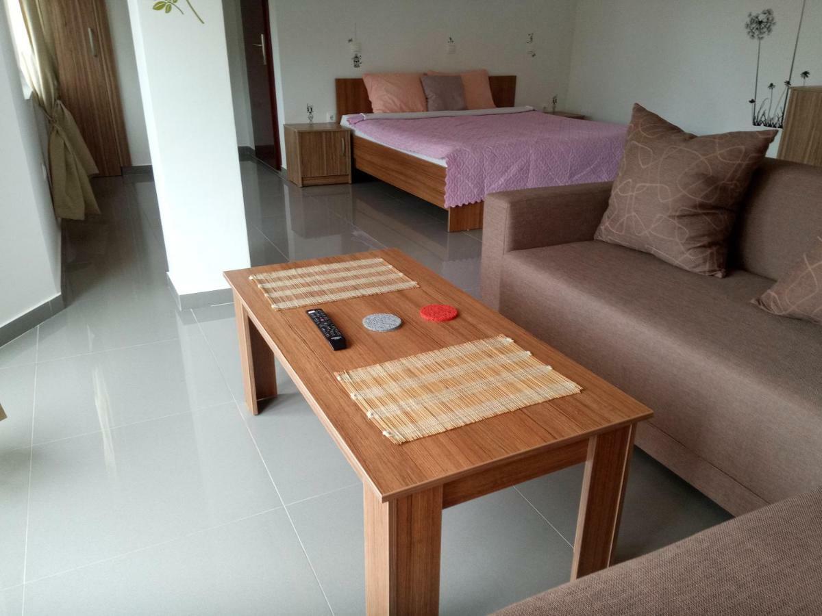 Yard House Trpejca Hotell Ohrid Eksteriør bilde