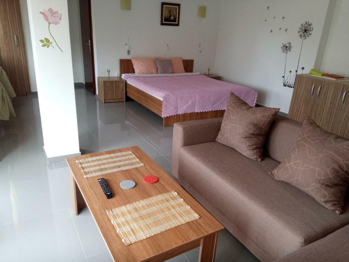 Yard House Trpejca Hotell Ohrid Eksteriør bilde